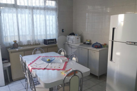 Sobrado à venda com 3 quartos em Vila Barreto, São Paulo, SP