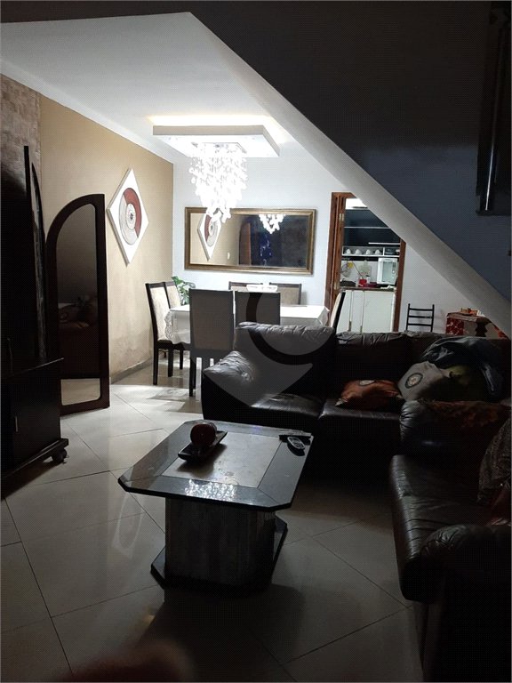 Sobrado à venda com 3 quartos, sendo 2 suítes,  em Vila Gustavo, São Paulo, SP