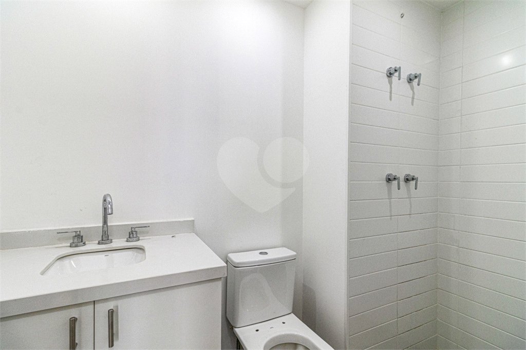 Apartamento à venda com 3 quartos, sendo 1 suíte,  em Vila Anastácio, São Paulo, SP