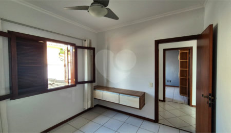 Casa à venda com 4 quartos, sendo 2 suítes,  no condomínio Residencial Grape Village, Vinhedo - SP