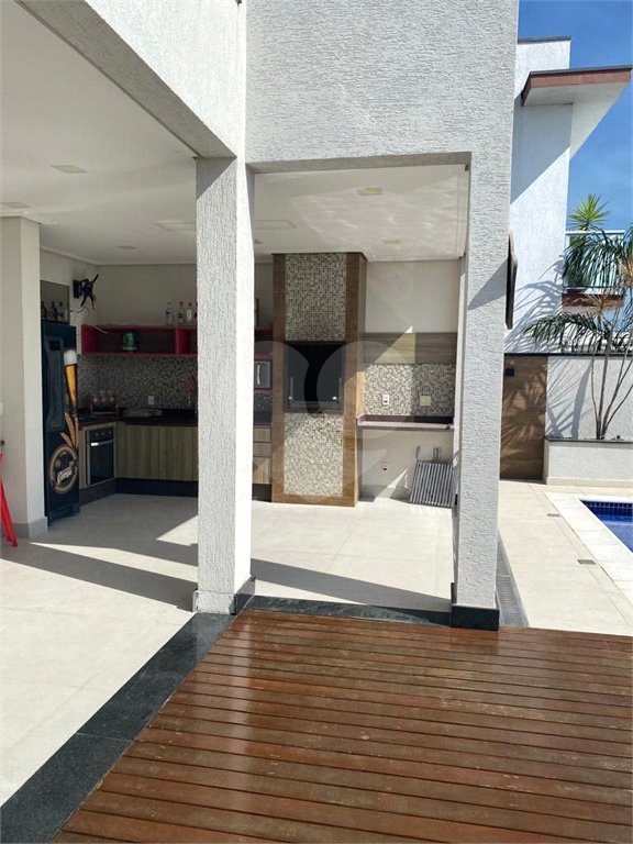 Casa à venda com 4 quartos, sendo 3 suítes, no condomínio Brisa 1, Mogi das Cruzes - SP