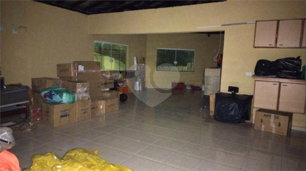 Casa à venda com 5 quartos, sendo 1 suíte,  em Parque do Colégio, Suzano, SP