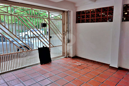 Sobrado à venda com 3 quartos, sendo 1 suíte,  em Parque Colonial, São Paulo, SP
