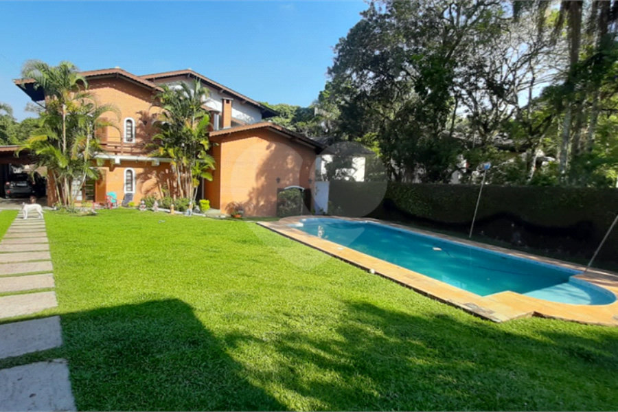 Casa à venda com 3 quartos, sendo 1 suíte, no condomínio Sausalito, Mairiporã - SP