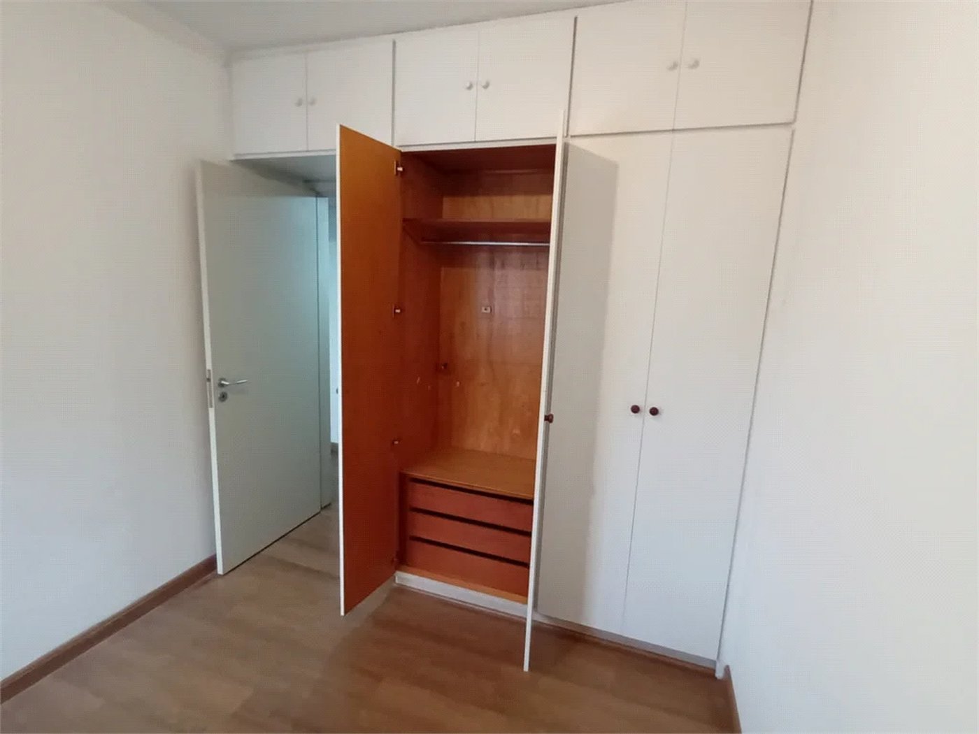 Apartamento à venda com 3 quartos, sendo 1 suíte, em Vila Andrade, São Paulo, SP