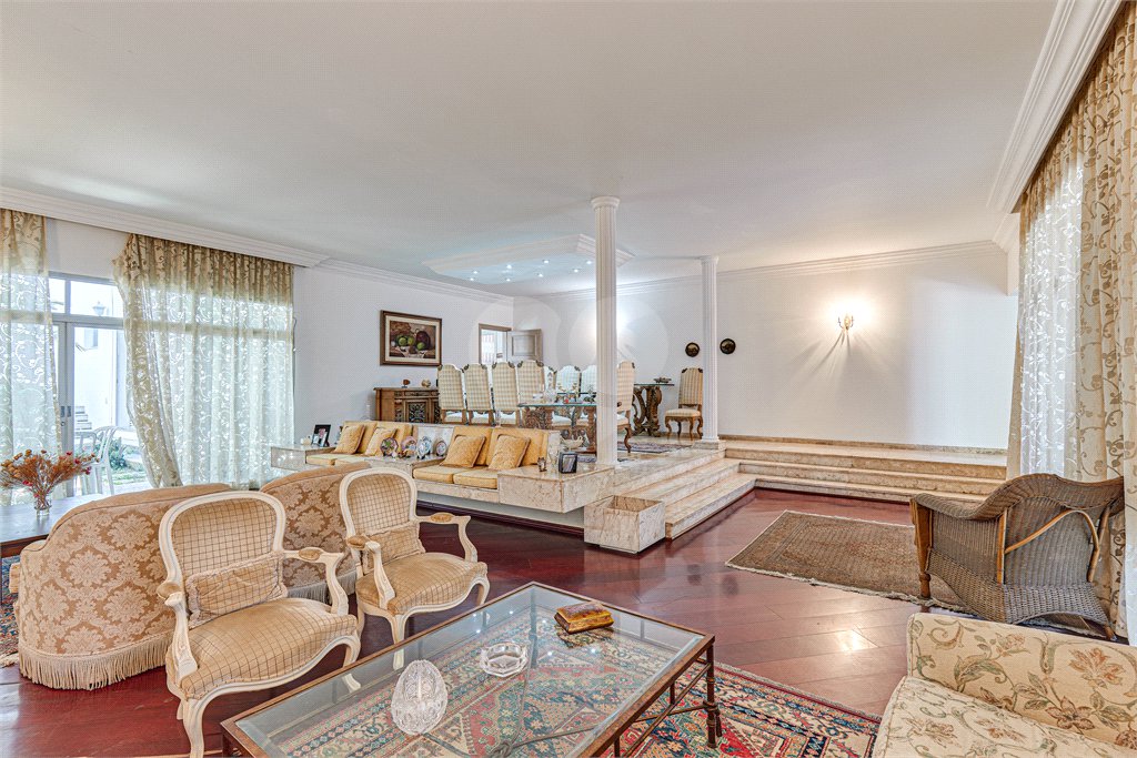 Casa de Vila à venda com 4 quartos, sendo 3 suítes,  em Alto da Boa Vista, São Paulo, SP