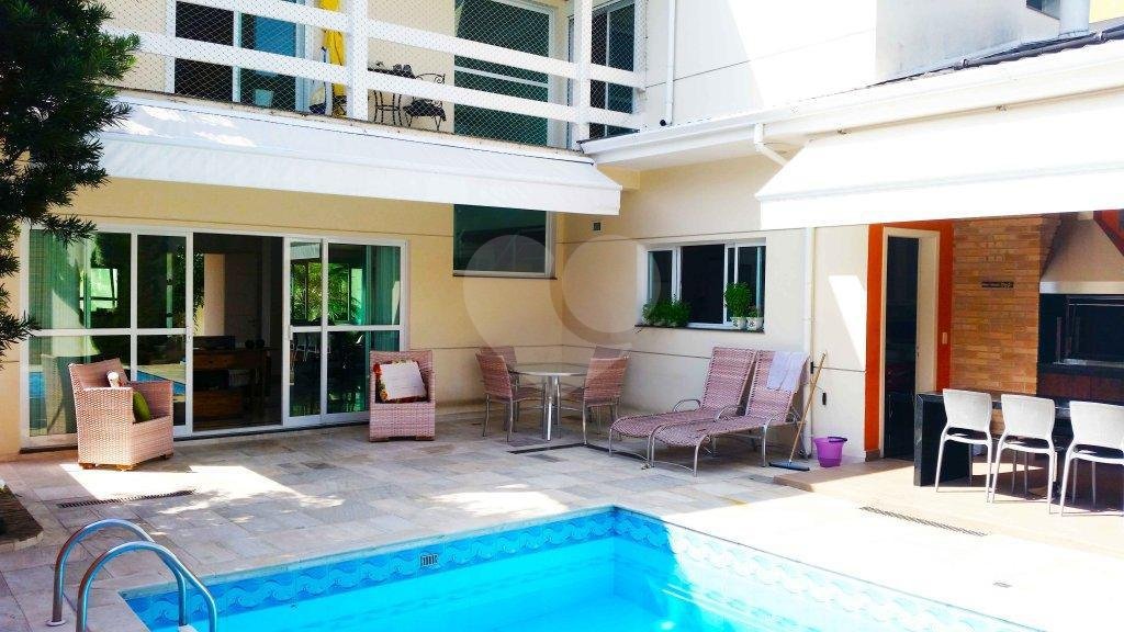 Casa à venda com 4 suítes em Granja Julieta, São Paulo, SP
