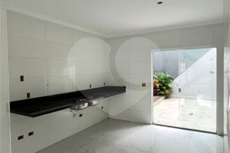 Casa à venda com 3 quartos, sendo 1 suíte,  em Vila Canero, São Paulo, SP
