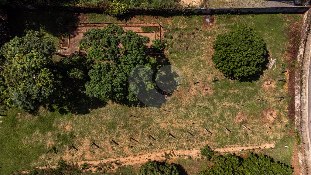 Chácara à venda com 5 quartos, sendo 2 suítes, em Vila São João, Sarapuí, SP