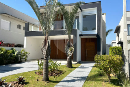 Casa à venda com 3 suítes no condomínio Bella Cittá Mogi das Cruzes, Mogi das Cruzes - SP