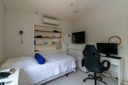 Casa à venda com 4 quartos, sendo 3 suítes, em Jardim Panorama, São Paulo, SP