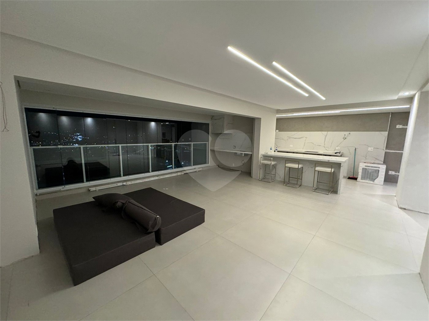 Apartamento à venda com 2 suítes em Vila Mogilar, Mogi das Cruzes, SP