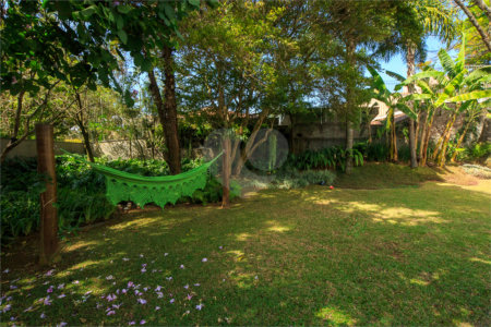 Sobrado à venda com 5 suítes em Jardim Cordeiro, São Paulo, SP