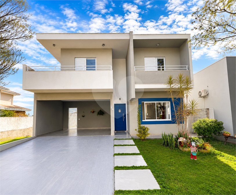 Casa à venda com 3 suítes no condomínio Via Castelli, Louveira - SP
