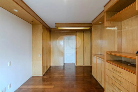 Apartamento à venda com 4 quartos, sendo 2 suítes, em Paraíso do Morumbi, São Paulo, SP