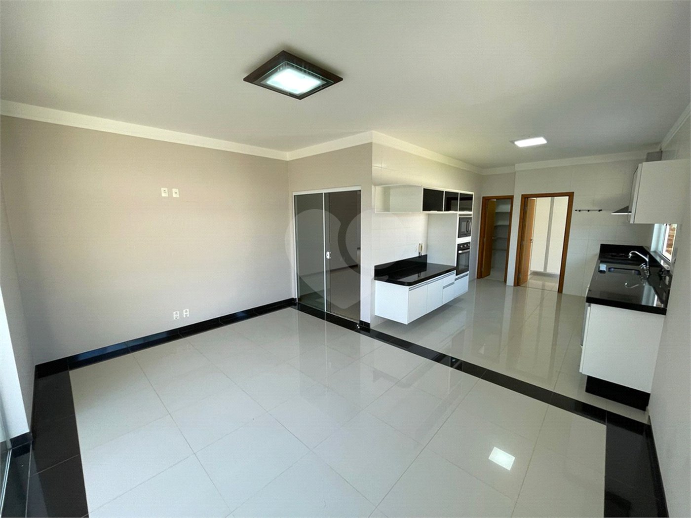 Casa de alto padrão, térrea no condomínio fechado Damha I em São Carlos.
