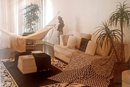 Sobrado de 242 m² com 3 Suítes e 4 Vagas de Garagem no Ipiranga