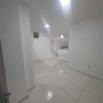 SOBRADO TIPO APARTAMENTO COM 1 QUARTO PARA LOCAÇÃO 42m² - SANTISSIMO