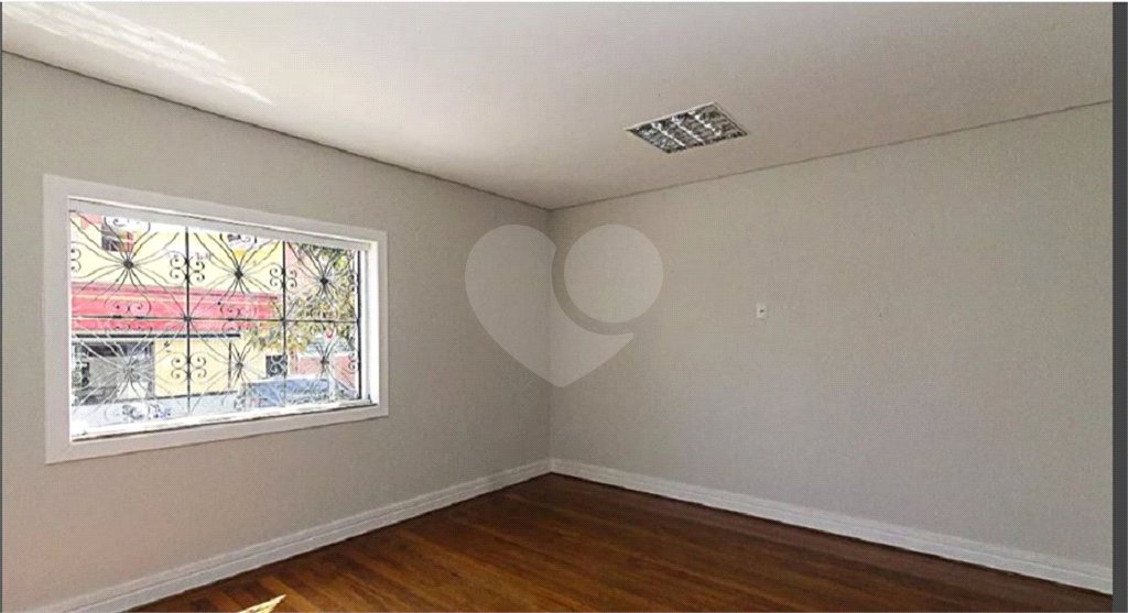 Sobrado à venda no Belenzinho de 208 m² com 6 dormitórios, 4 banheiros e 2 vagas