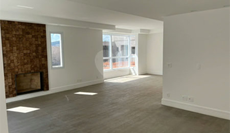 Casa à venda com 4 quartos, sendo 2 suítes, no condomínio Residencial Floresta, São Paulo - SP