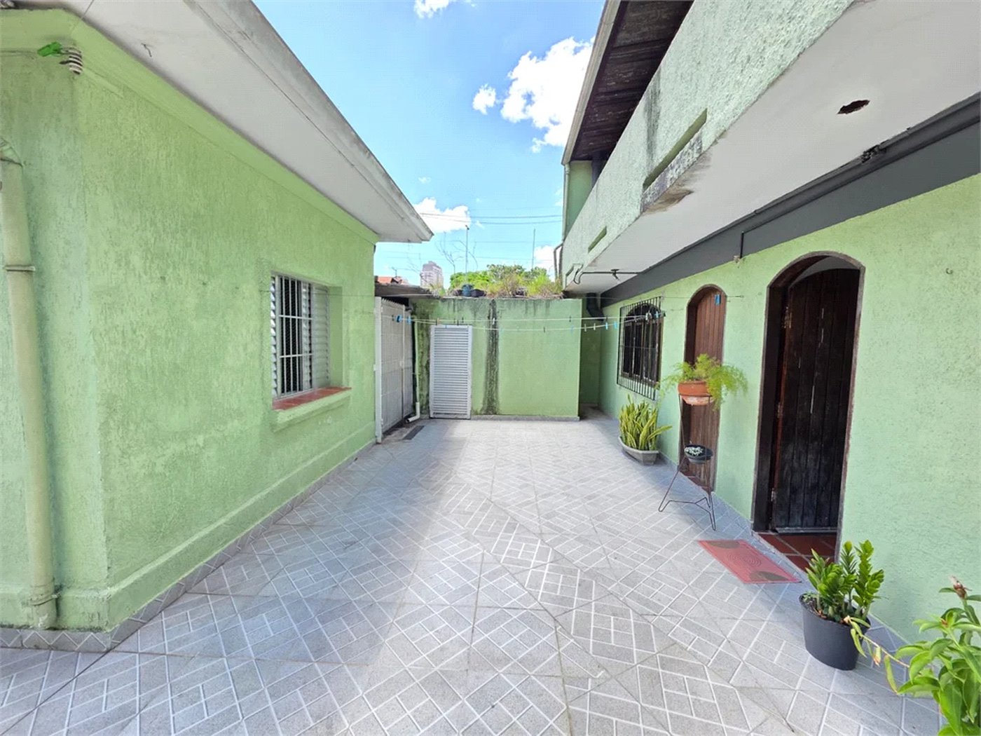 RARIDADE NA VILA SÔNIA! 2 CASAS NO MESMO TEERRENO , PODENDO SER TRANSFORMADAS EM KITCHNETS NA PORTA DO METRÔ - Você não vai encontrar outra oportunidade como esta! 280 m2 | Ideal para Studios