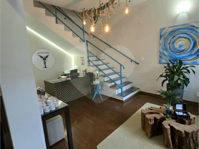 Sobrado à venda com 3 quartos, sendo 1 suíte,  em Chácara Santo Antônio, São Paulo, SP