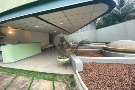 Casa térrea com 3 quartos para alugar no Jardim dos Estados, São Paulo - SP