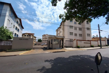 Apartamento no Condomínio Jardim Europa.