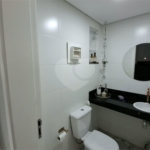 Casa à venda com 3 quartos, sendo 1 suíte, no condomínio Vila Arnoni, São Paulo - SP