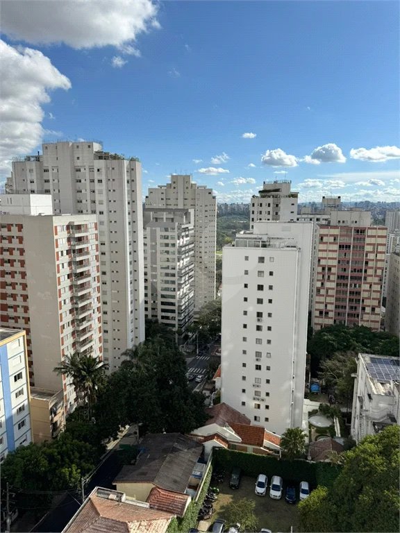 Apartamento 193m² locação no Paraíso, 3 suites, escritório, varanda, reformado, mobiliado, 4 vagas