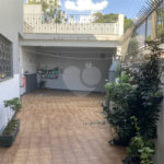 Casa com 4 dormitórios na Saúde.