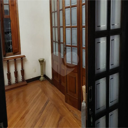 Casa com dois pavimentos na Barra Funda: