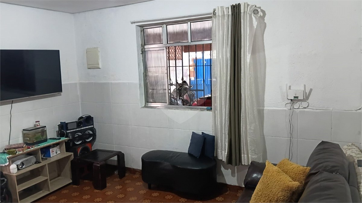 Térrea 02 dormitórios, localização privilegiada. Próximo a tudo