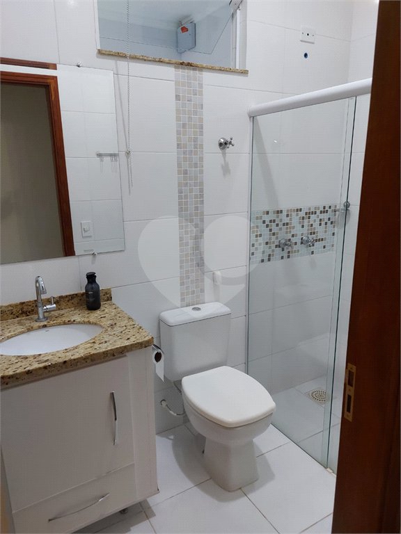 Casa Térrea com 2 dormitórios, sendo 1 suíte.