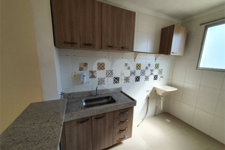 Apartamento no Condomínio Parque Alamo.