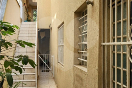 Casa térrea com duas edículas para venda - Saúde, SP.