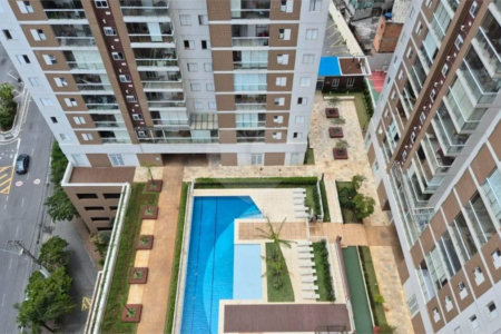 Apartamento reformado de 92 m² no Baeta Neves, com 2 dormitórios, 1 suíte, sala ampliada, área gourmet, 2 vagas, planejados e lazer completo.