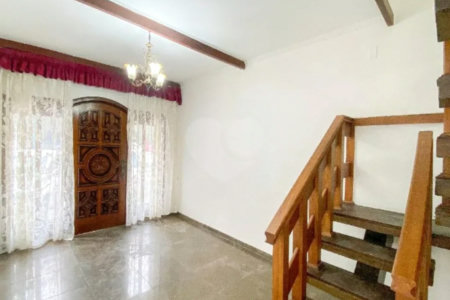 Sobrado com 400m² , 3 dormitórios , sendo 2 suítes , 3 vagas , à venda no centro de Santo André.