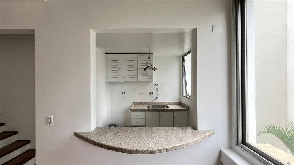 Charmoso Apartamento Duplex – 50m² | 1 Suíte | 1 Vaga