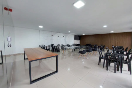 Charmosa unidade pronta para morar.