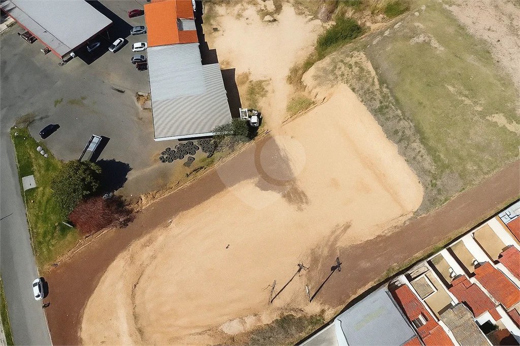 Terreno Amplo com 6.265m² e Acesso por Dois Níveis – Ótima Localização!