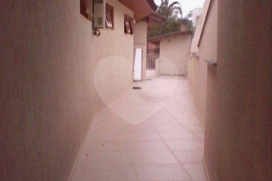 CASA TÉRREA ASSOBRADADA A VENDA NO TREMEMBÉ - 4 DORMS (2 SUÍTES), CHURRASQUEIRA E 4 VAGAS DE GARAGEM