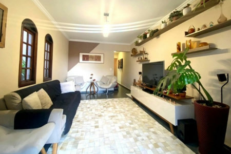 Sobrado à venda com 3 quartos, sendo 1 suíte, em Jardim Sarah, São Paulo - SP