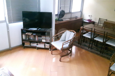 Apartamento de 2 quartos à venda perto do Metrô Paraíso! Excelente localização!