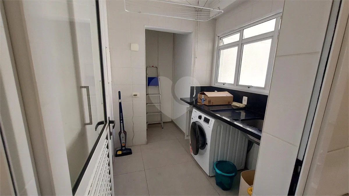 Apartamento de 3 quartos, mobiliado, para locação no Paraíso