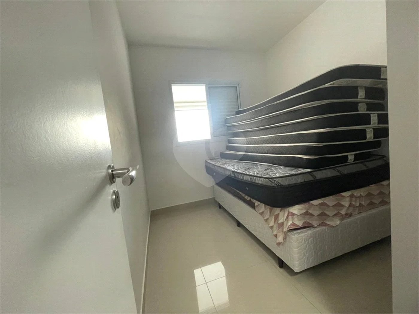 Apartamento para alugar com 2 quartos, sendo 1 suíte, no Centro, Bertioga, SP