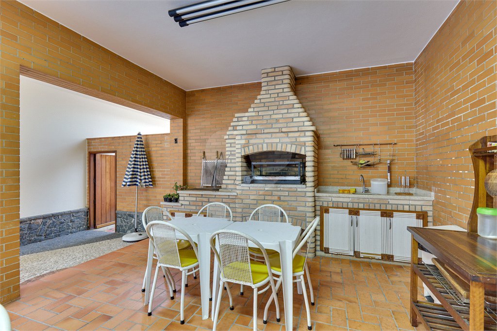 Casa Térrea à venda com 4 quartos, sendo 2 suítes, em Alto da Boa Vista, São Paulo, SP
