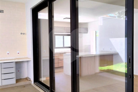 Casa a venda no condomínio Faber III
