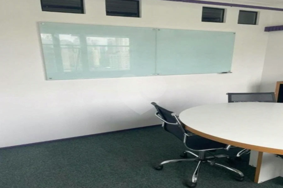 Sala comercial na Berrini, venha conhecer.