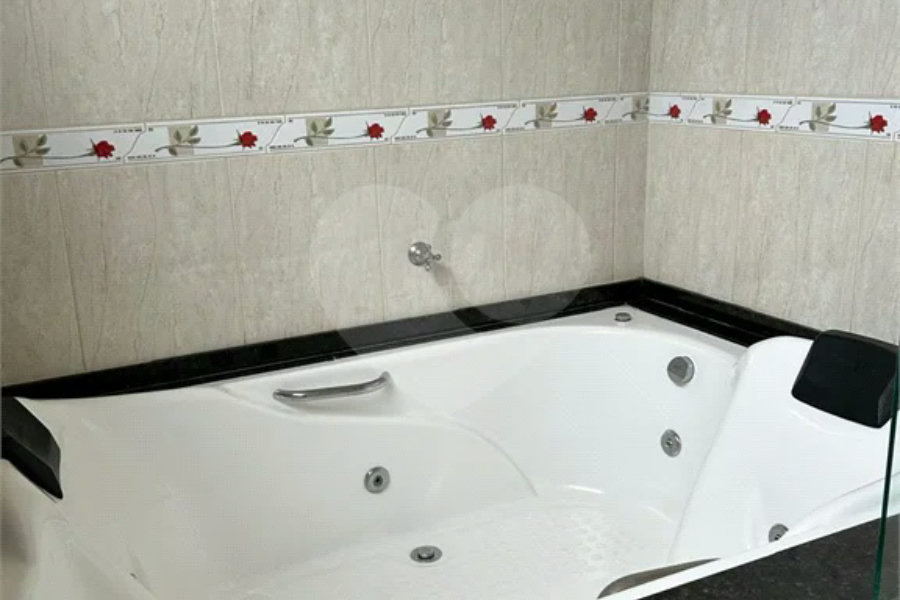 Apartamento amplo com 02 dormitórios, 01 suíte
